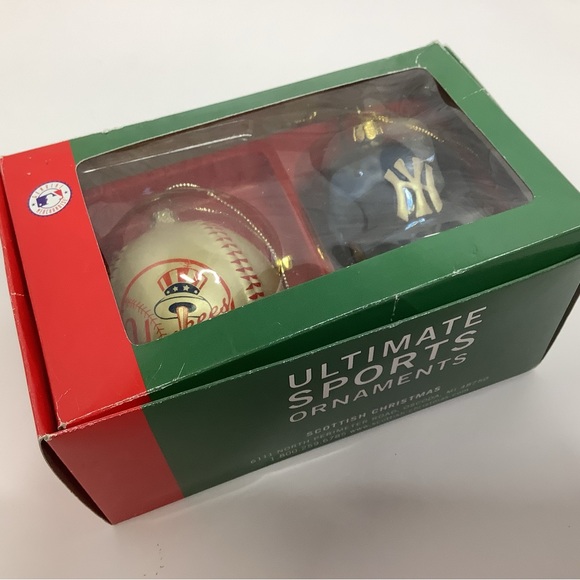 New York Yankees Hand Painted Glass Ornament Set Of 2 MLB Baseball NIB Set Of 2 - Picture 6 of 9